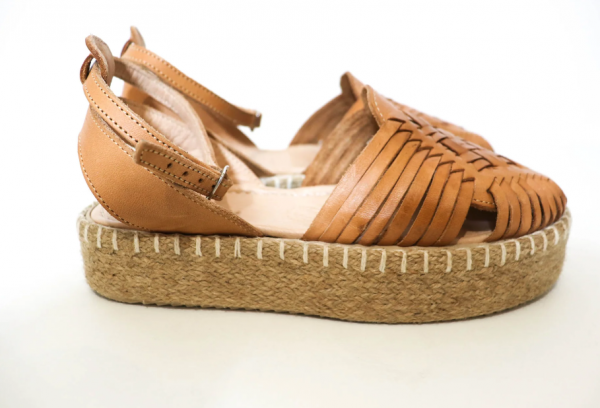 Espadrilles dengan detail jalinan anyaman